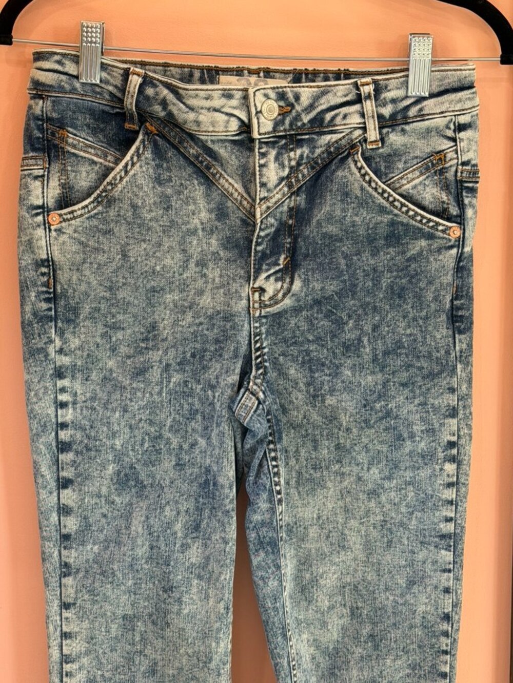 We The Free Skinny Jeans – Size 28 – Light/Medium Wash – Excellent Condition